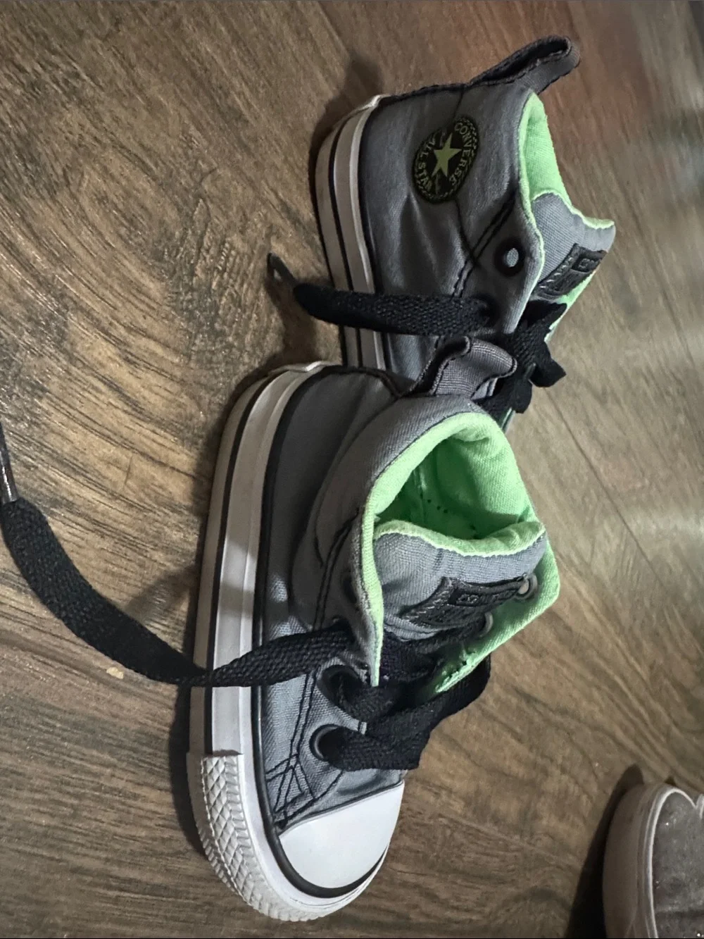 Converse baby Gray Sneakers with Green Lining